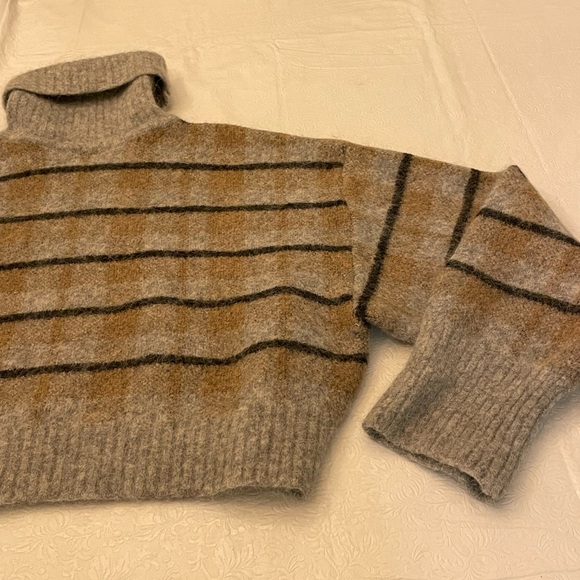 Zara Crop Turtleneck Sweater, L - Picture 6 of 14